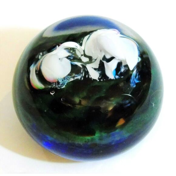 VTG Studio Art GLASS PAPERWEIGHT Ocean Earth Snow Cap Mountains 2.75" Blue White - Picture 2 of 4
